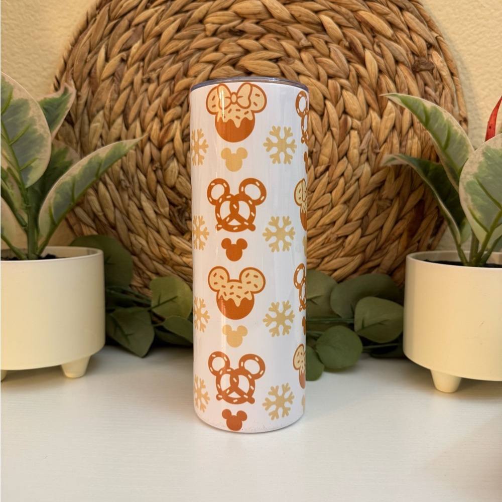 🆕 Gingerbread Mickey Mouse Skinny 20 Oz Tumbler
